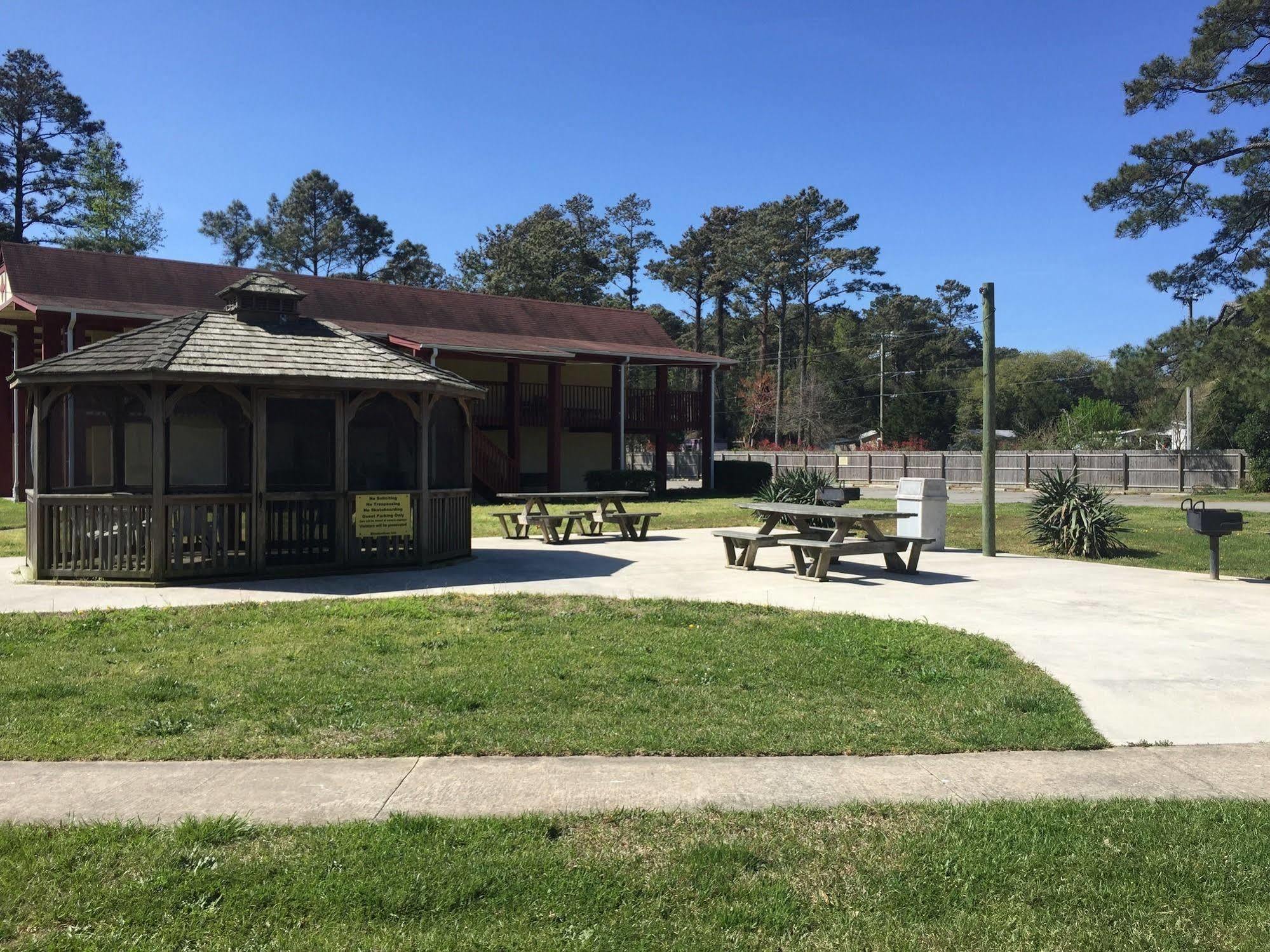 Elizabethan Inn Manteo Exterior photo