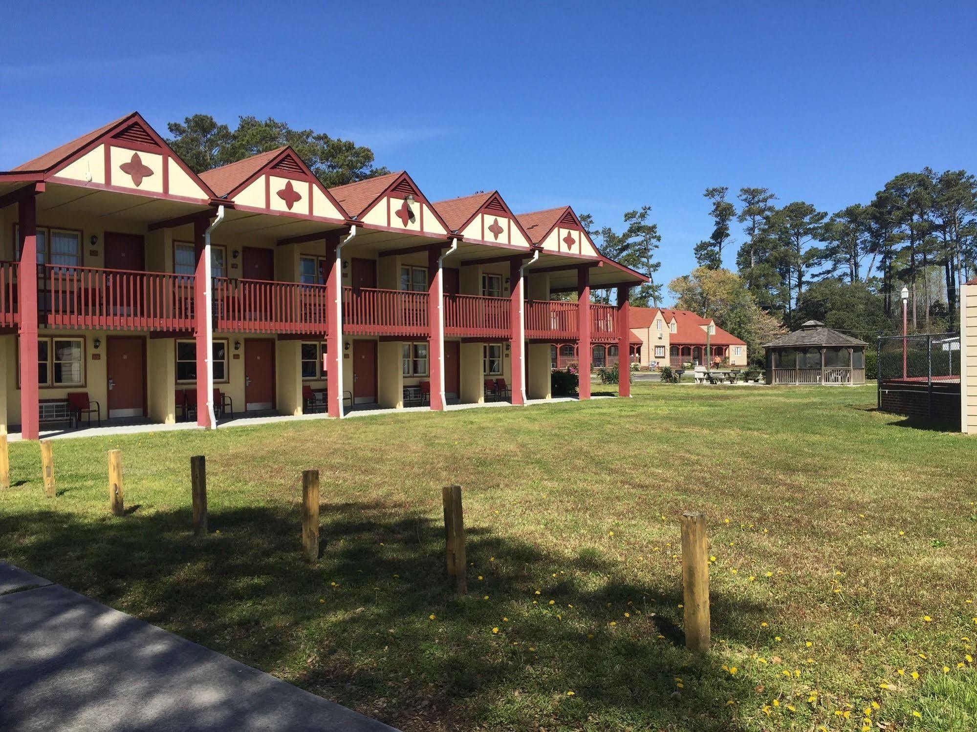 Elizabethan Inn Manteo Exterior photo